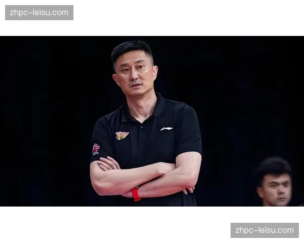 杜锋双塔变阵破解阵容僵化，广东内线重组夺回系列赛主动权